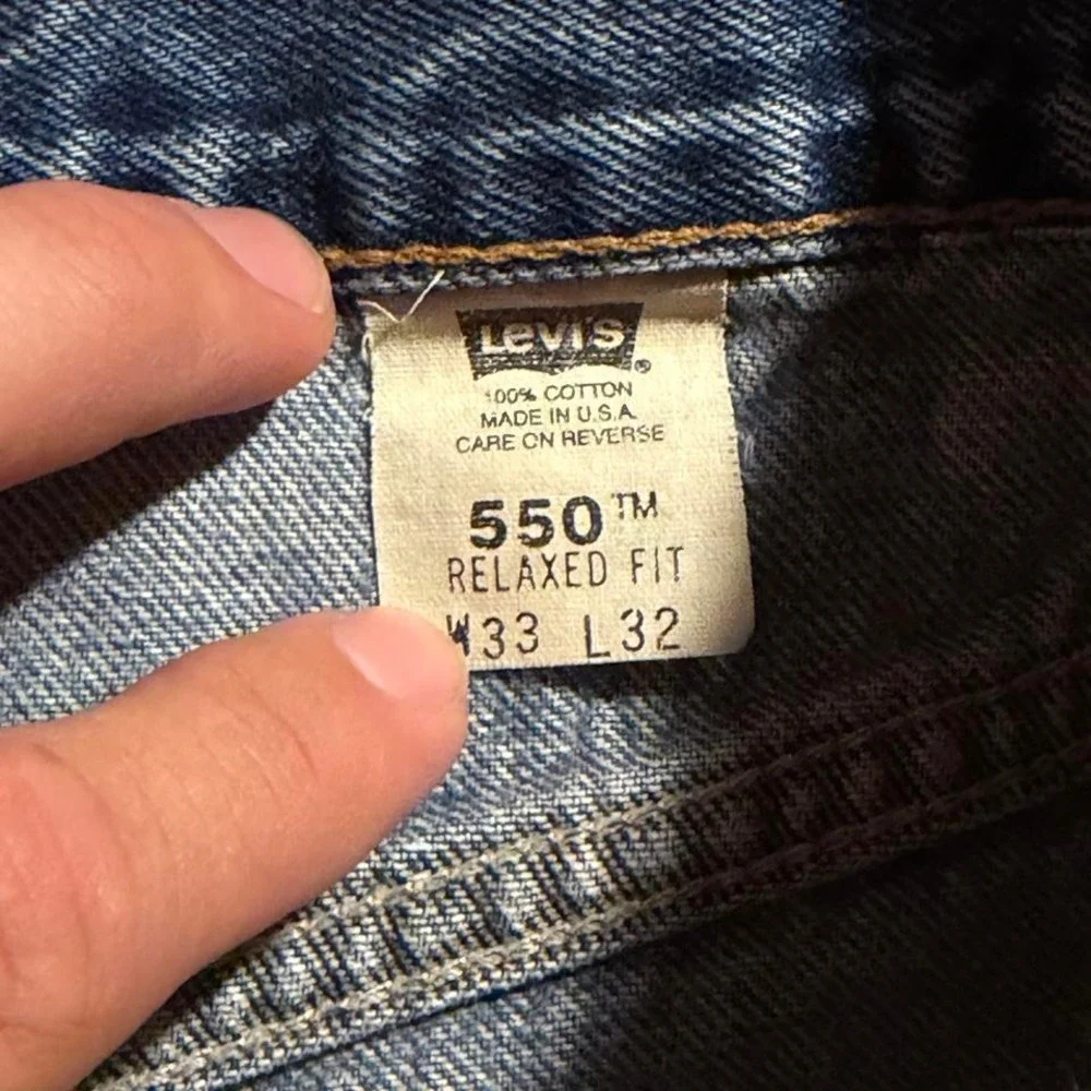 Vintage Made in USA Levi's 550 Relaxed Fit Jeans Distressed Light Wash 33x32